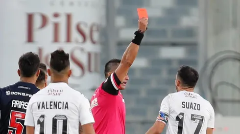 Suazo fue expulsado en el Superclásico.