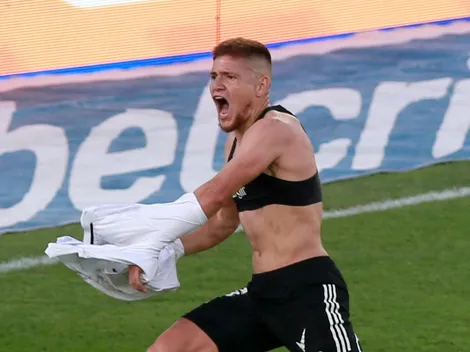 El golazo de Leonardo Gil para poner en ventaja a Colo Colo en el Clásico