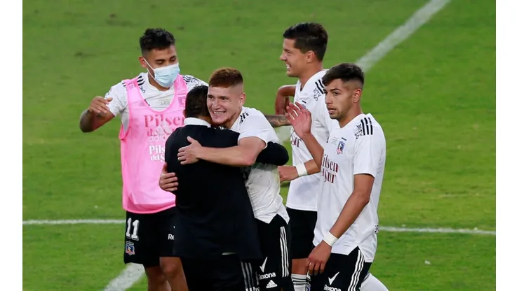 Colo Colo vuelve a los abrazos en el Monumental.
