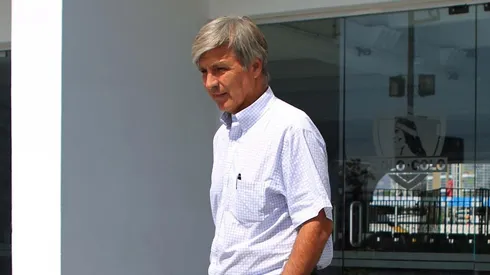 Mayne-Nicholls se despidió del plantel de Colo Colo.