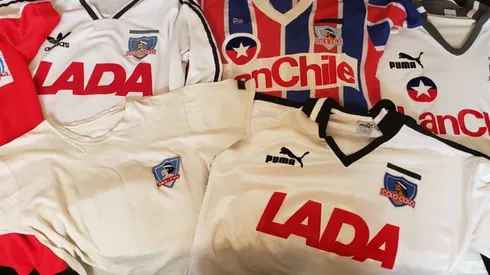 Distintos modelos y colores han marcado las camisetas de Colo Colo en su historia.