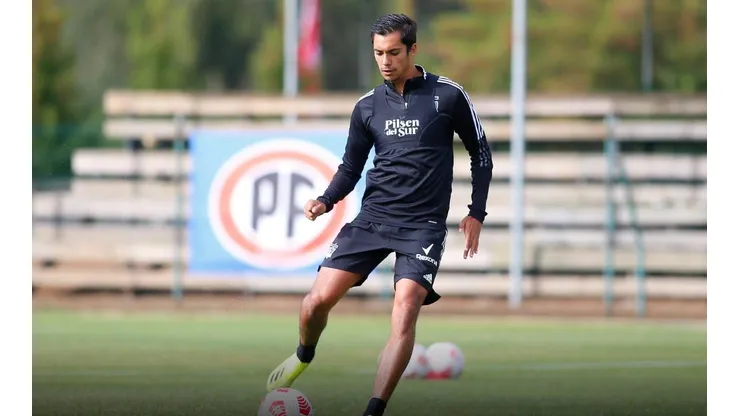 Carlo Villanueva aún no ha sido considerado en Colo Colo.