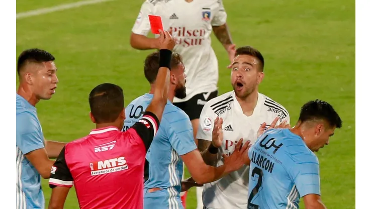 Matías Zaldivia fue expulsado por una fea infracción sobre Matías Cahais.