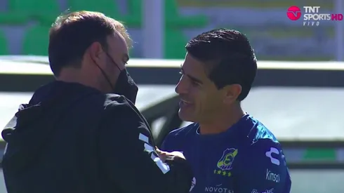 El afectuoso saludo entre Sierra y Barroso | Foto: captura