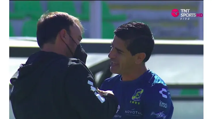El afectuoso saludo entre Sierra y Barroso | Foto: captura