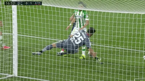 Claudio Bravo y su tapadón