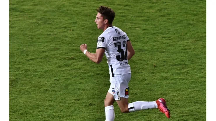 Luciano Arriagada pelea por su oportunidad.