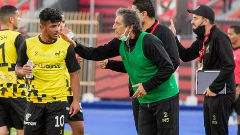 Salas comienza a respirar en el fútbol de Egipto.