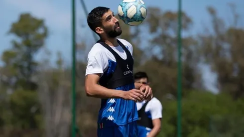 Emiliano Amor lucha para arribar a Colo Colo