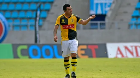 Paredes marcó en su debut oficial