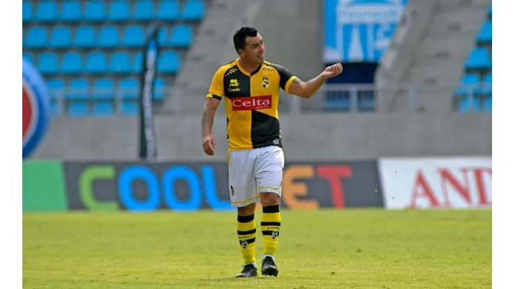 Paredes marcó en su debut oficial