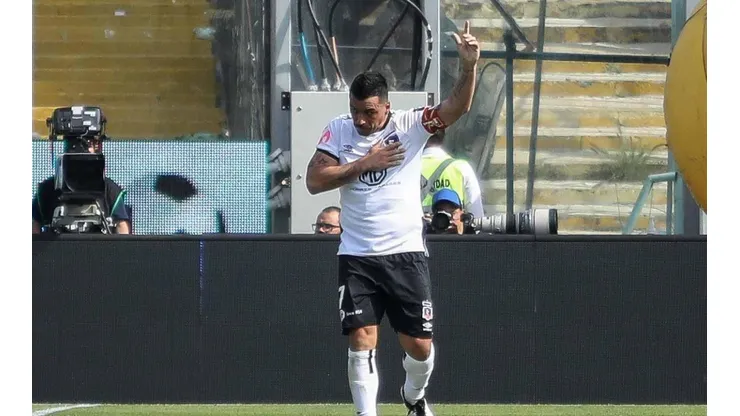 Esteban Paredes nunca olvida a Colo Colo.