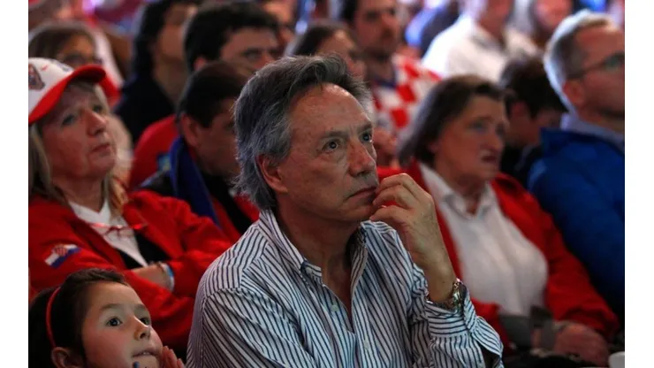 Peter Dragicevic en contra de Mosa