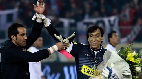 Roberto Rojas junto a Claudio Bravo, uno de los granes porteros nacidos de Colo Colo.