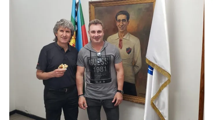 Daniel Morón espera con los brazos abiertos a Marcelo Barticciotto.