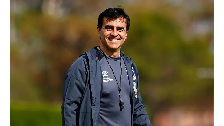 Gustavo Quinteros celebra que tiene a casi todo el plantel a disposición.