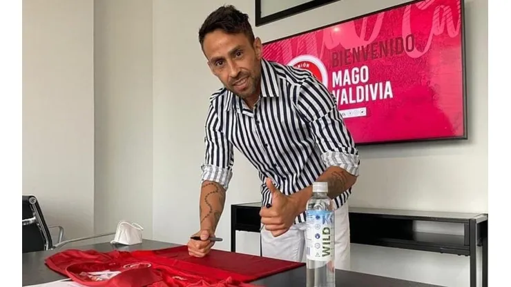 Jorge Valdivia presentado como nuevo jugador de Unión La Calera.
