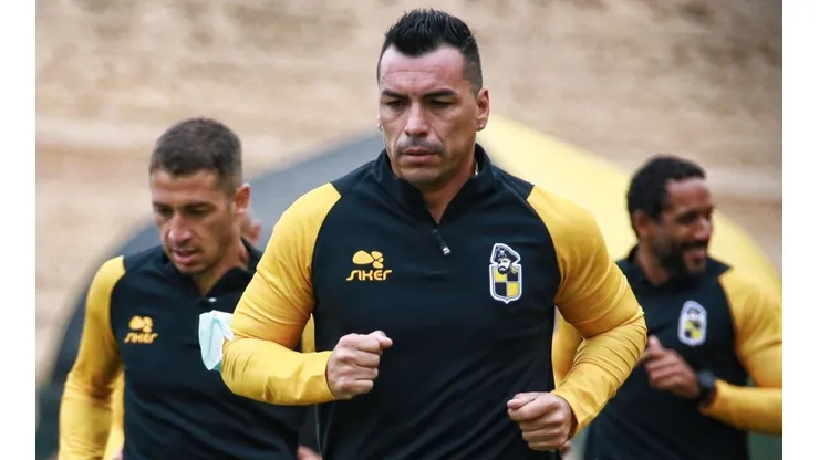 Esteban Paredes ya entrena en el cuadro pirata.