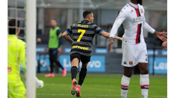 La notable jugada de Alexis ante el Genoa