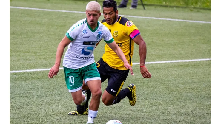 Bustamante jugó 26 partidos y anotó 5 goles en el 2020 con Puerto Montt.