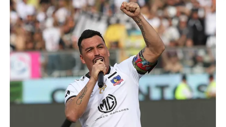 Esteban Paredes se va de Colo Colo sin ser el goleador histórico