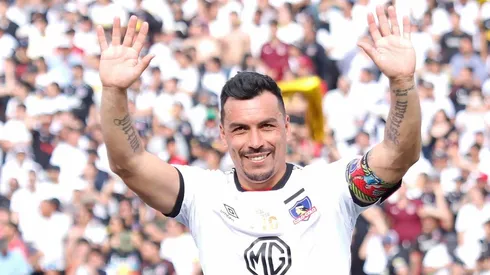 Esteban Paredes dejó de ser jugador de Colo Colo.