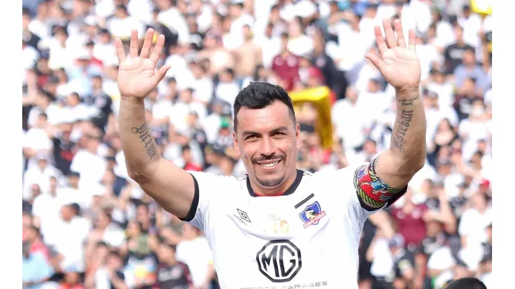 Esteban Paredes dejó de ser jugador de Colo Colo.