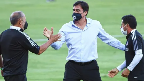 Gustavo Quinteros avisó que se queda en Colo Colo para pelear el título.