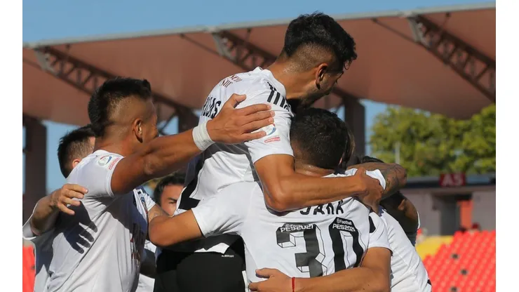 Colo Colo selló su tan ansiada permanencia en primera división.