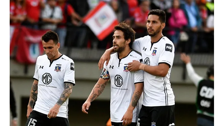 Comenzó la poda en Colo Colo y tres jugadores se despidieron a una fecha del final del torneo.