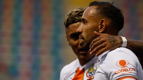 Cañete junto a Juan Carlos Gaete, otro jugador de Cobresal que ronda en Colo Colo.