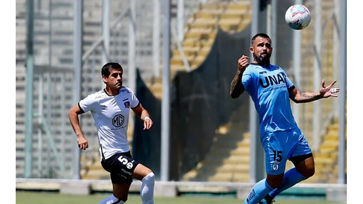 Colo Colo juega un partido vital ante Deportes Iquique en el Tierra de Campeones.