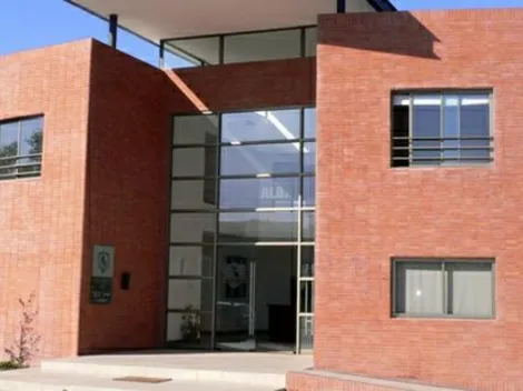 Colo Colo informa caso positivo de Covid-19 en la Casa Alba