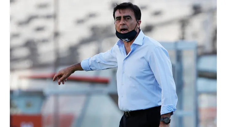 Gustavo Quinteros por lo menos mantuvo el invicto ante la U.