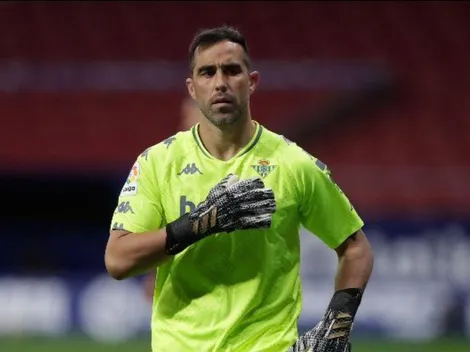 Claudio Bravo es elegido uno de los mejores arqueros de la década