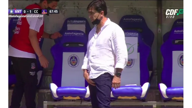 El obsceno gesto de Gustavo Quinteros a los jugadores de Deportes Antofagasta