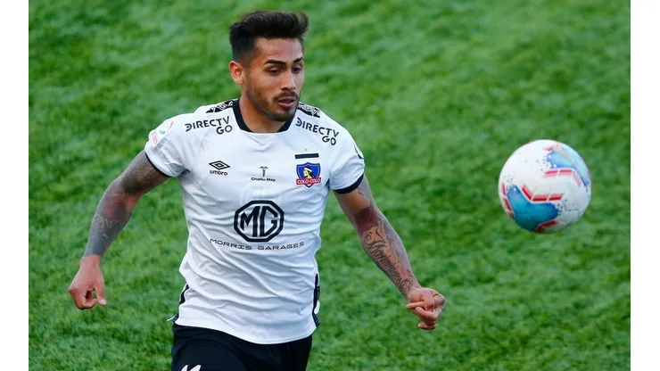 Marcos Bolados en la sesión de fotos de la nueva camiseta Adidas