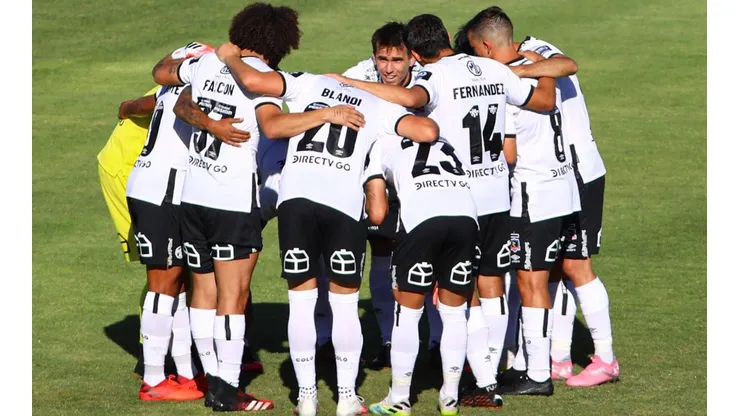 Gustavo Quinteros define el once para enfrentar a Antofagasta | Foto: Agencia Uno