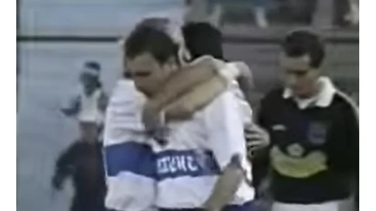 El 15-04-1995 Colo Colo usó por última vez la camiseta negra marca Adidas | Foto: Captura