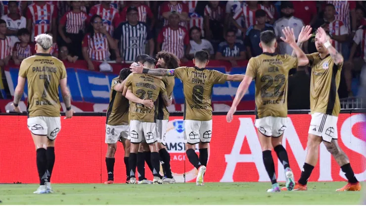 Conmebol incluye a jugadores de Colo Colo en el equipo de la semana en Copa Libertadores.