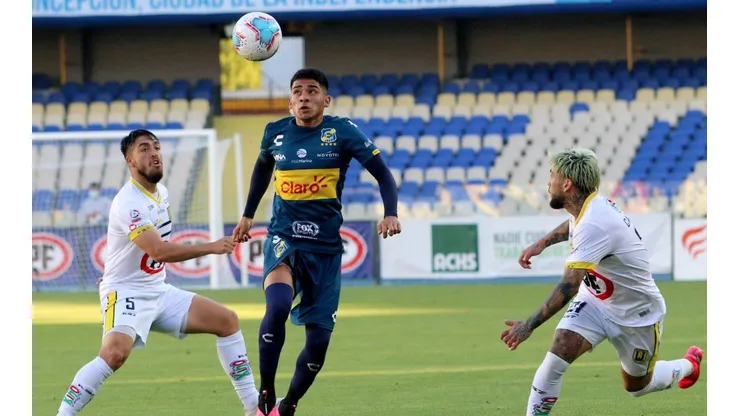 El VAR le anuló un gol a Everton a los 89' del partido | Foto: Agencia Uno