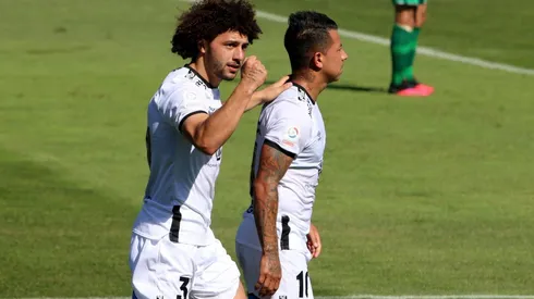 Maximiliano Falcón es bautizado en Colo Colo al ritmo de la cumbia