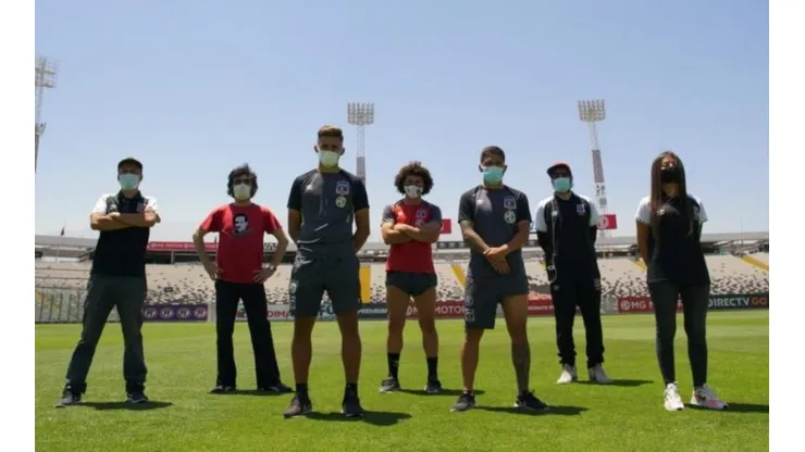 Los jugadores recibieron la Arellanización en la cancha David Arellano | Foto: CSD Colo Colo