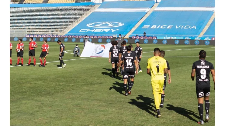 Colo Colo enfrenta a la UC en San Carlos de Apoquindo.