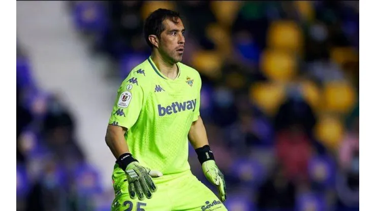 El portero formado en Colo Colo reaccionó en redes sociales | Foto: Agencia Uno
