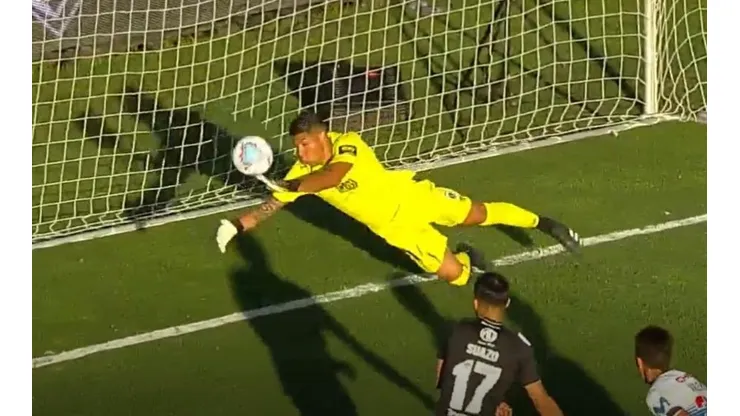 El portero de Colo Colo tuvo una acción vital para salvar el empate en San Carlos.