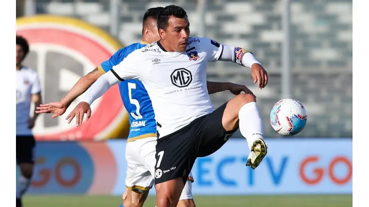 Esteban Paredes con sus zapatos Nike