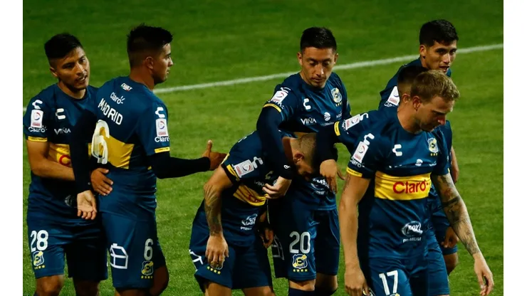 Everton venció a Curicó Unido.