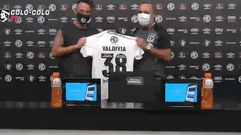 Jorge Valdivia con el número 38