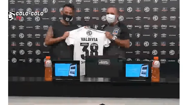 Jorge Valdivia con el número 38